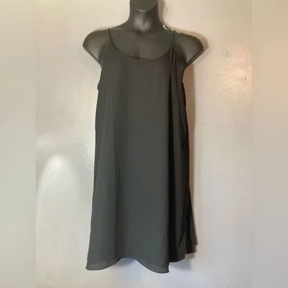 Alya Francesca’s Classic Black Pullover Dress - Picture 1 of 4